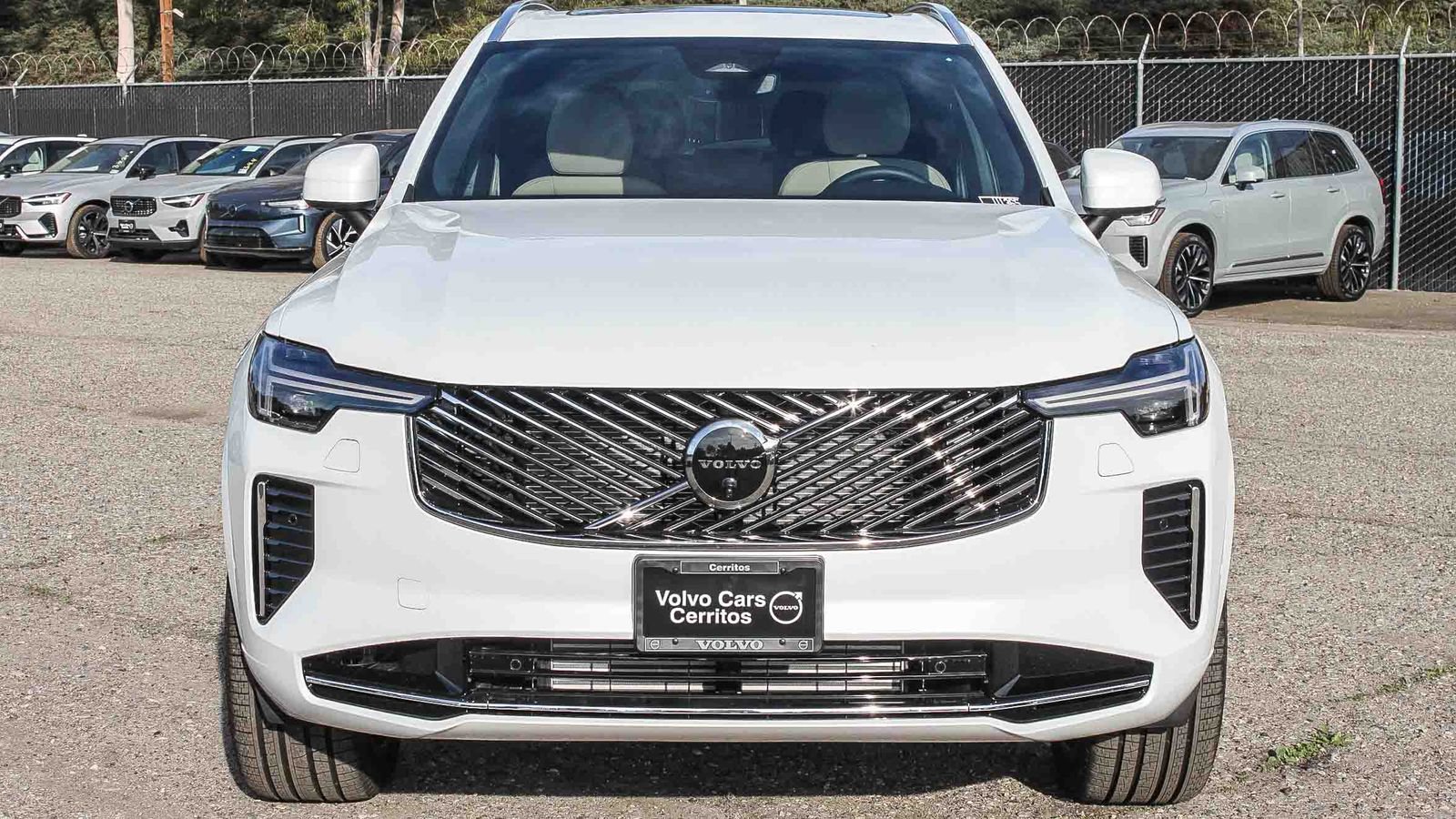 New 2026 Volvo XC90 T8 Plus w/ Protection Package Premier AWD/4WD image 2