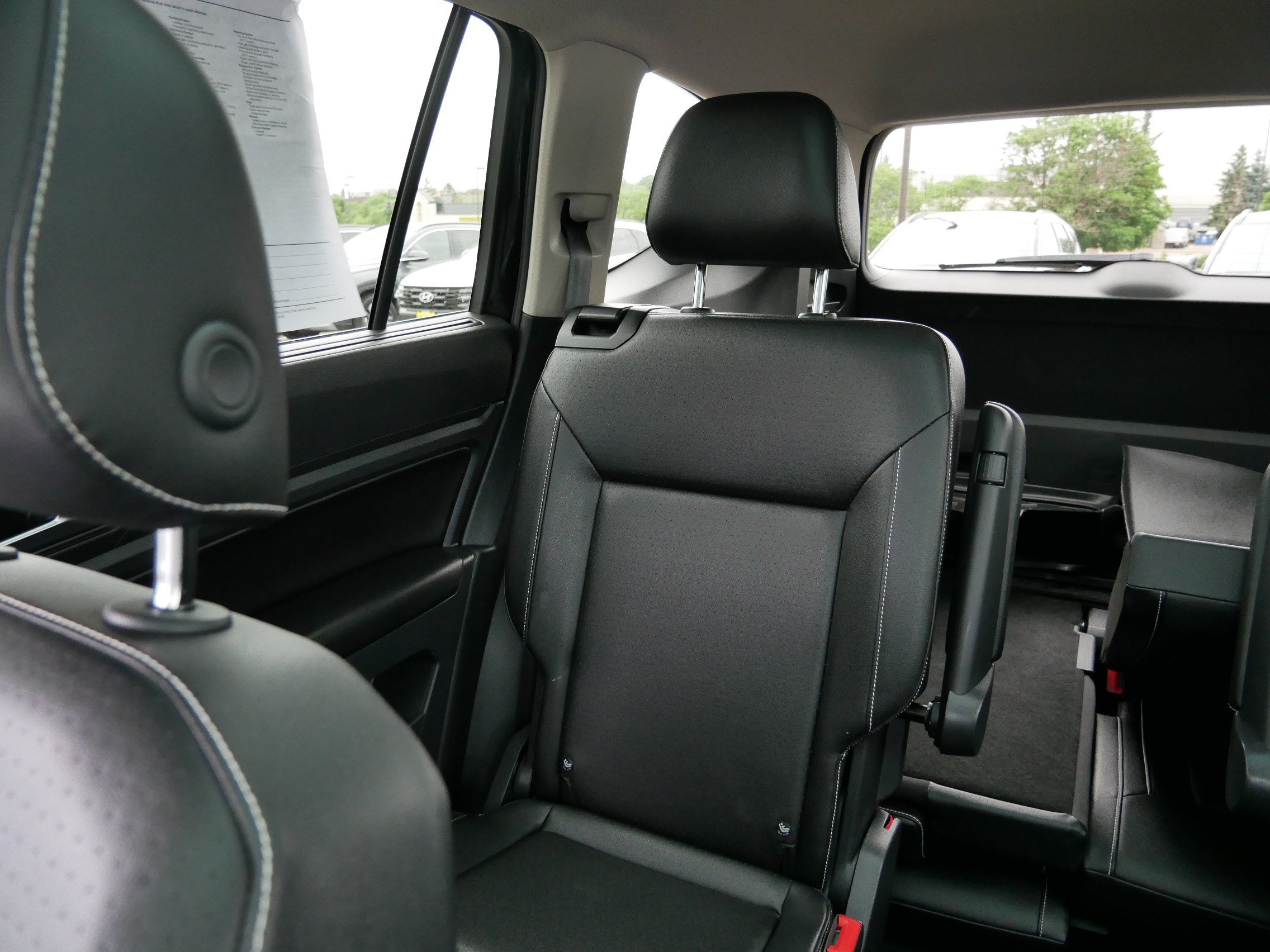 Used 2021 Volkswagen Atlas SEL AWD/4WD image 12