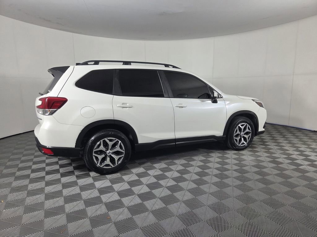 Used 2024 Subaru Forester Premium AWD/4WD image 5