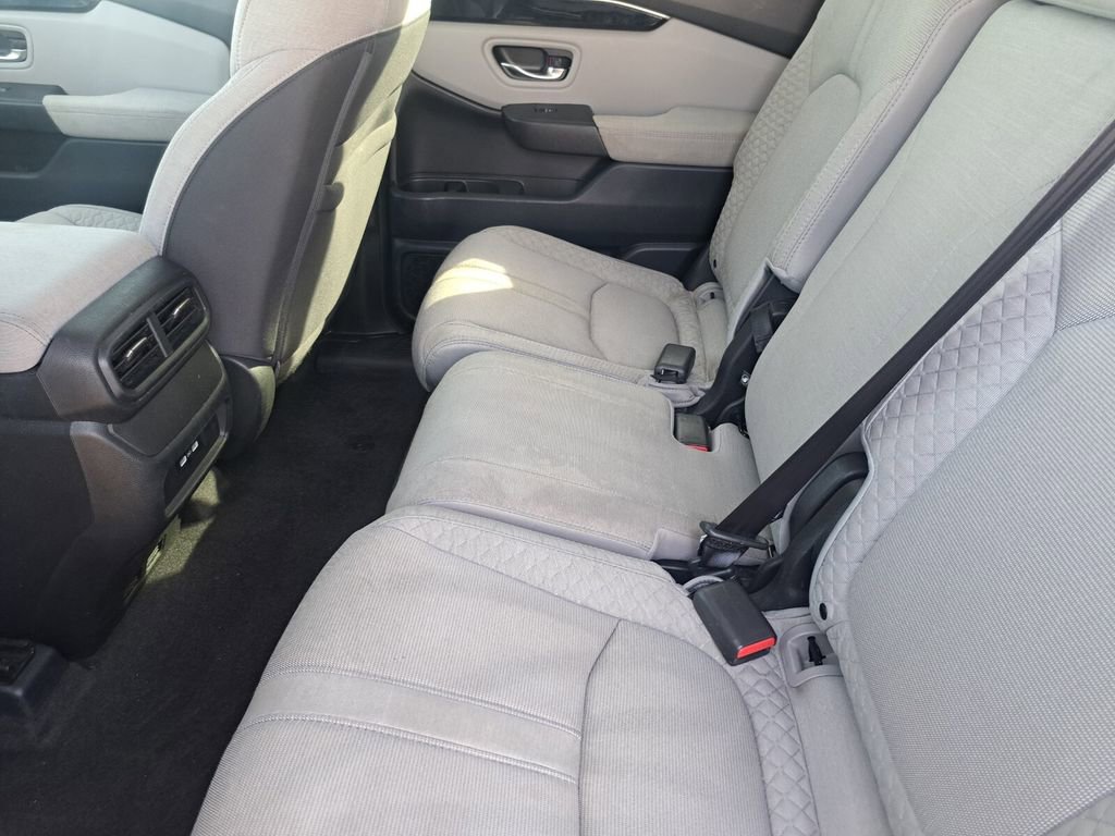 Used 2023 Honda Pilot LX image 20