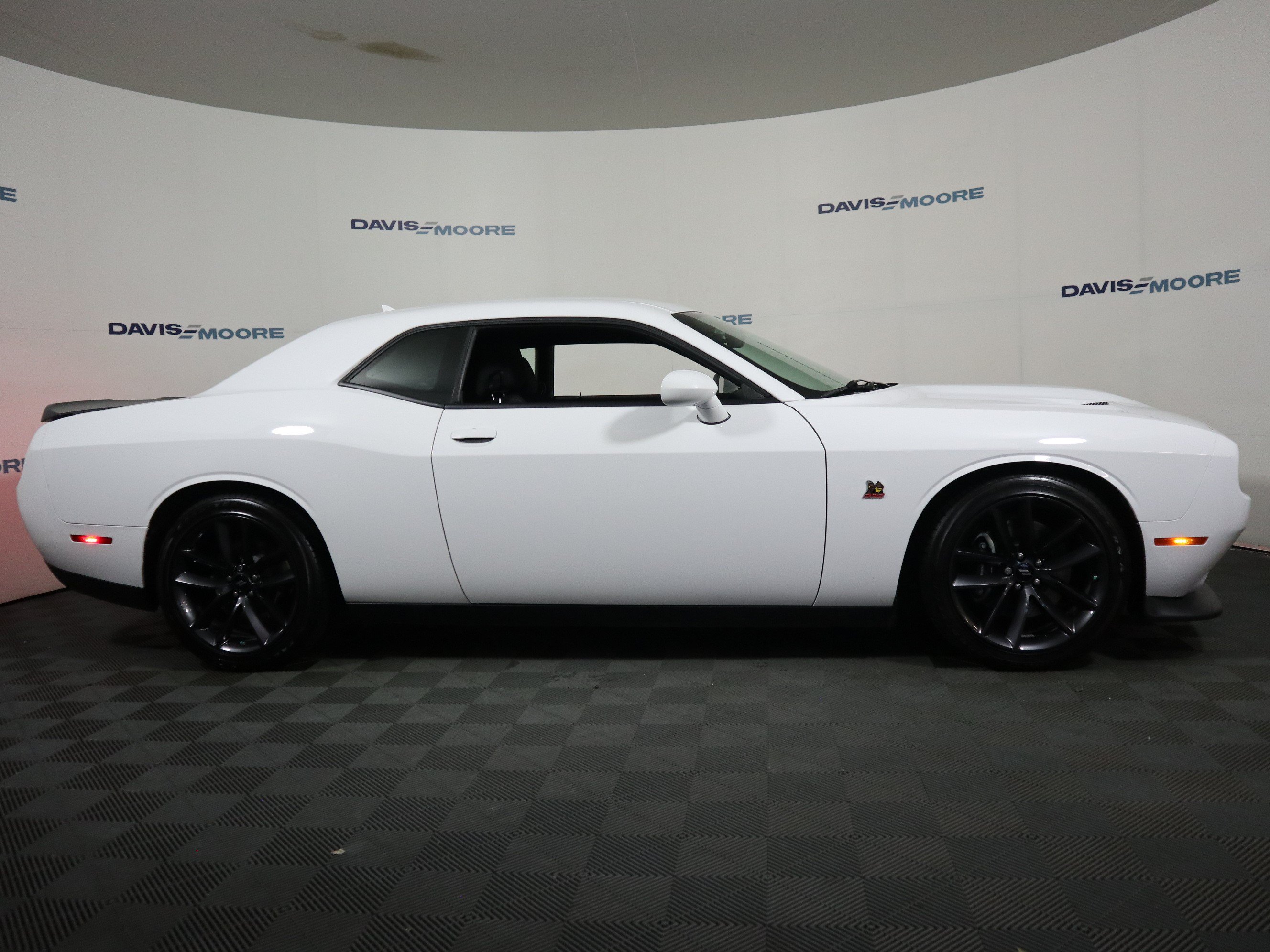 Used 2019 Dodge Challenger R/T Scat Pack RWD image 4