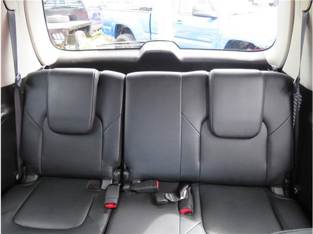 Used 2024 Nissan Armada SL w/ Captain's Chairs Package image 6