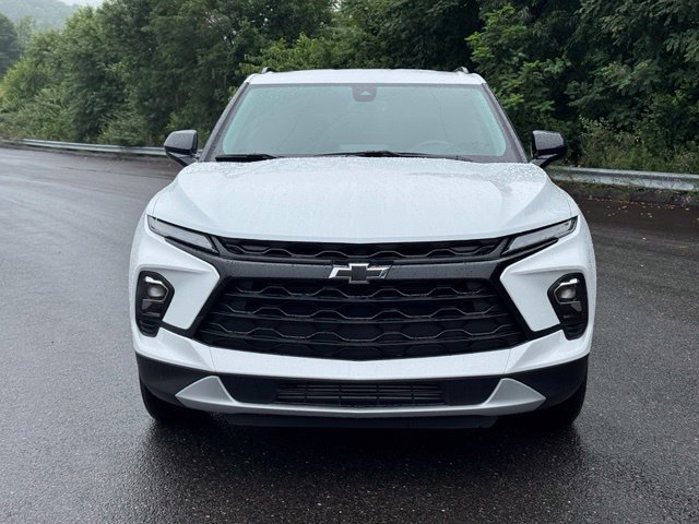New 2026 Chevrolet Blazer LT w/ Convenience Package AWD/4WD image 2