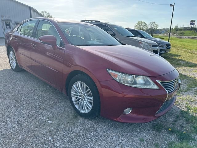 Used 2013 Lexus ES 350 w/ Luxury Pkg FWD image 2