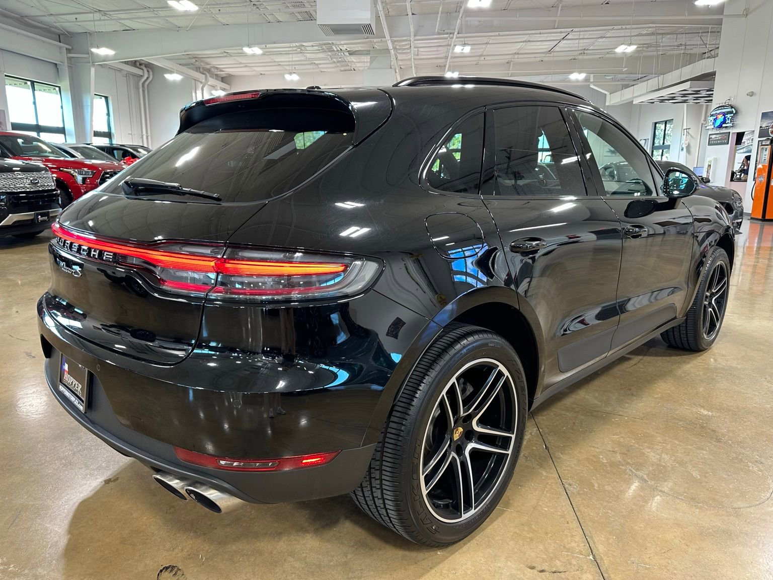 Used 2021 Porsche Macan S image 8