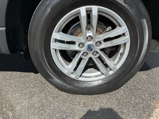 Used 2023 Ford Explorer XLT AWD/4WD image 11