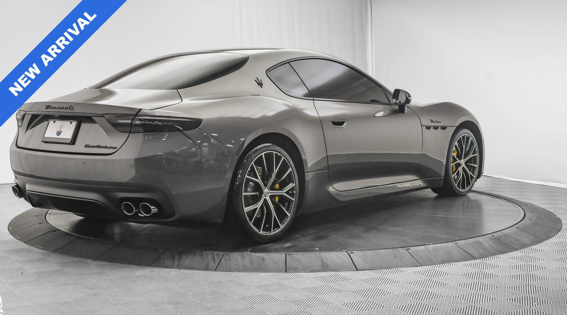 Used 2024 Maserati GranTurismo Modena image 9