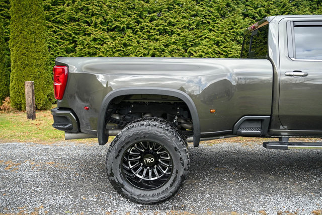 Used 2023 Chevrolet Silverado 3500 High Country image 10