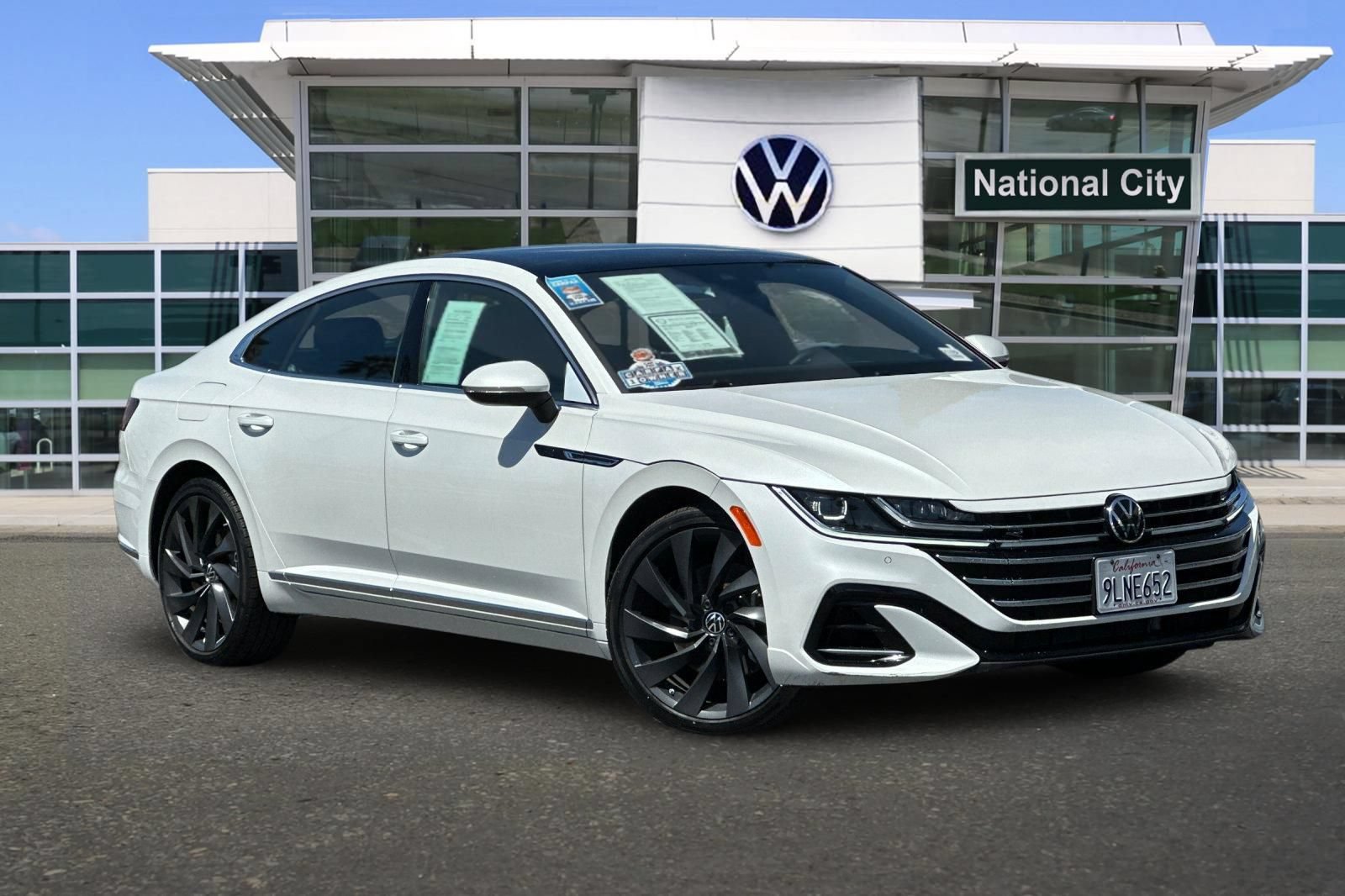 Used 2023 Volkswagen Arteon SEL AWD/4WD image 2