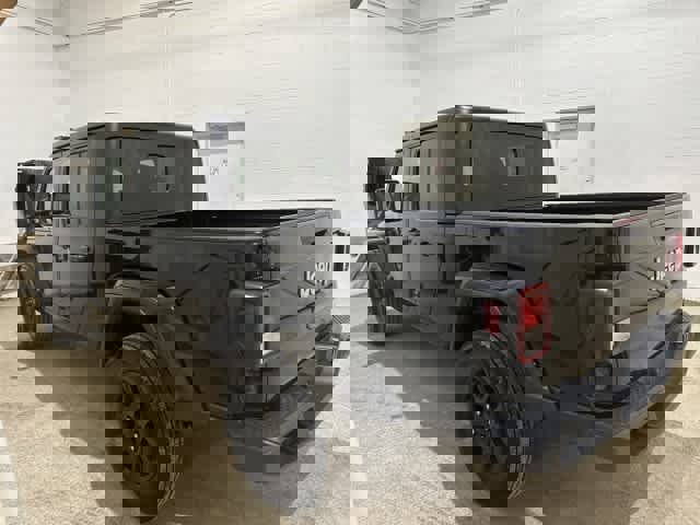 Used 2023 Jeep Gladiator Overland image 4