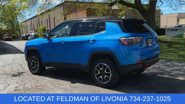 Used 2025 Jeep Compass Trailhawk AWD/4WD image 6