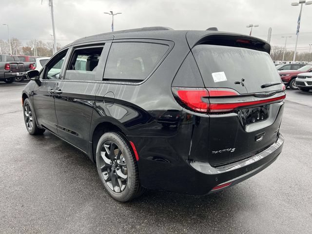 New 2026 Chrysler Pacifica Limited w/ S Appearance Package AWD/4WD image 6