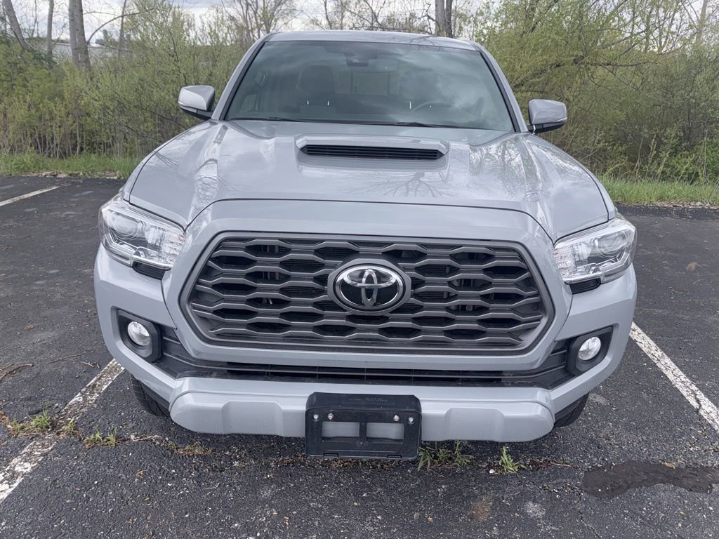Used 2021 Toyota Tacoma TRD Sport AWD/4WD image 3