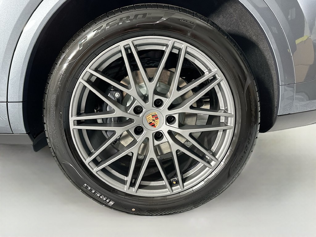 New 2026 Porsche Cayenne AWD/4WD image 32