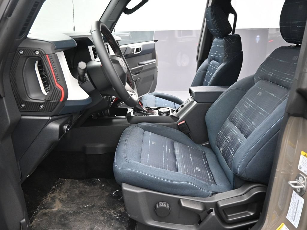 Certified 2026 Ford Bronco Heritage Edition AWD/4WD image 9