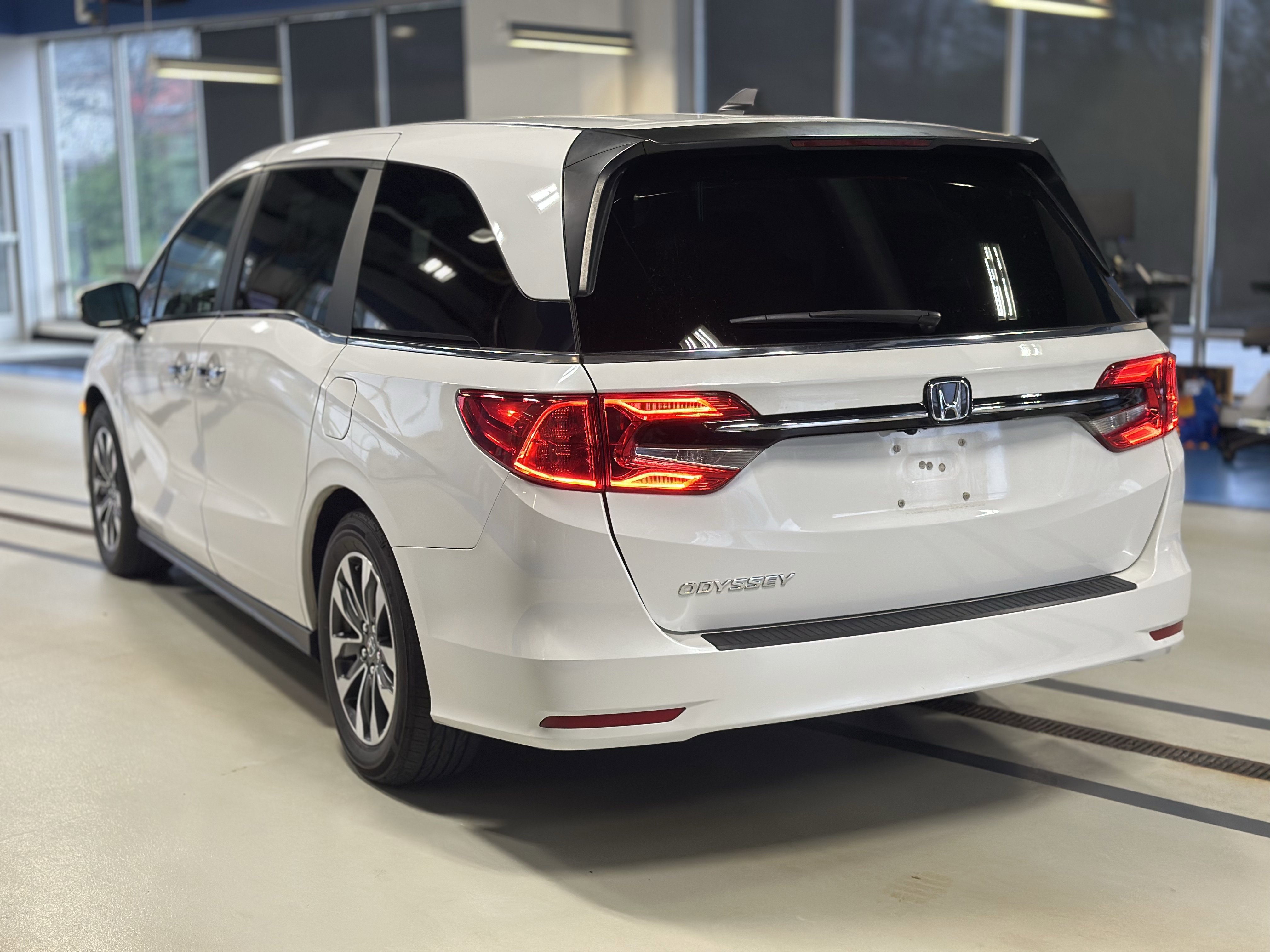 Used 2021 Honda Odyssey EX-L image 8