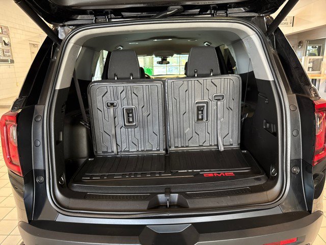 Used 2023 GMC Acadia SLE w/ Driver Convenience Package image 27