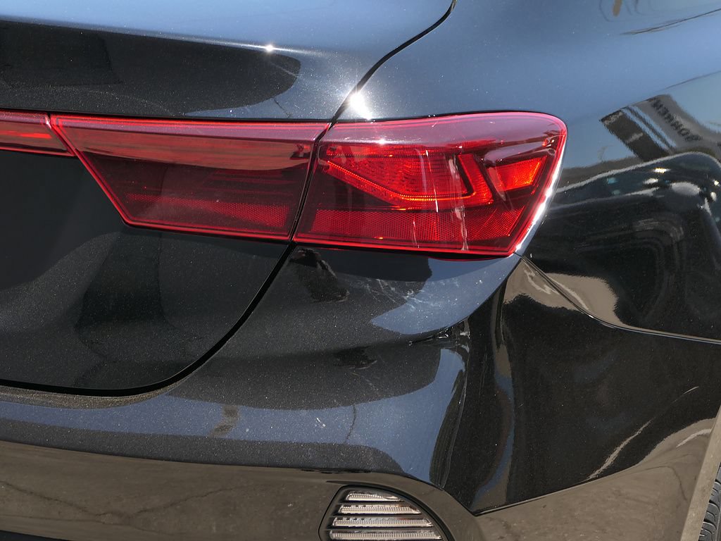 Used 2023 Kia Forte LXS w/ LXS Technology Package FWD image 3
