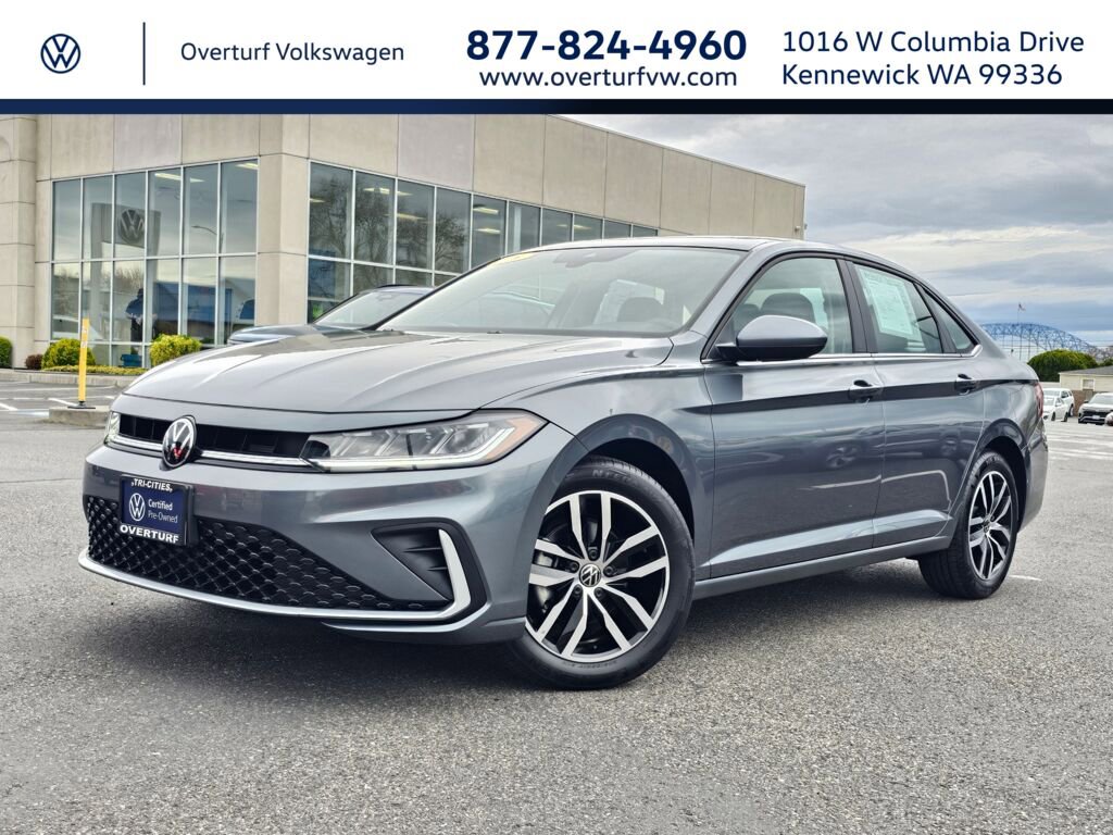Certified 2025 Volkswagen Jetta SE w/ Sunroof Package