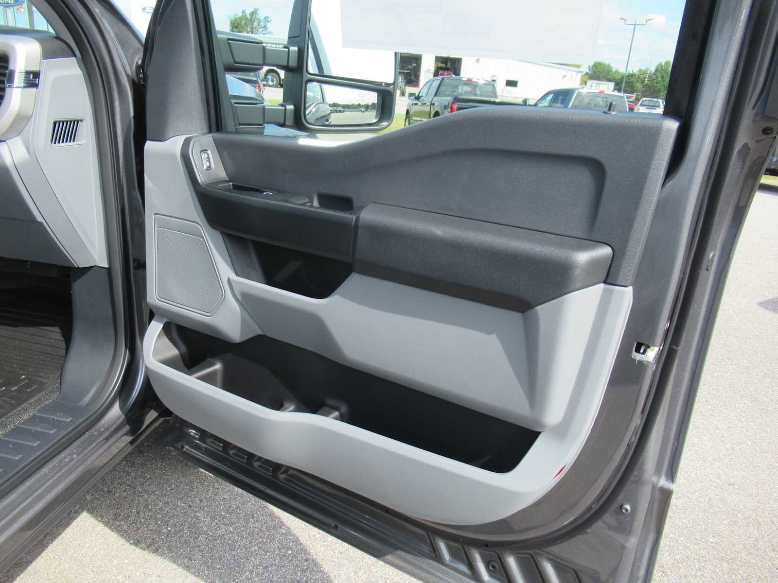 New 2026 Ford F250 XL w/ XL Chrome Package image 12