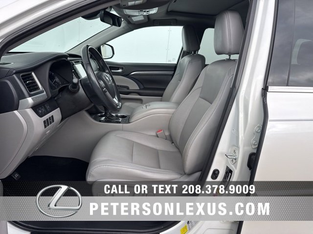 Used 2017 Toyota Highlander AWD V6 image 23