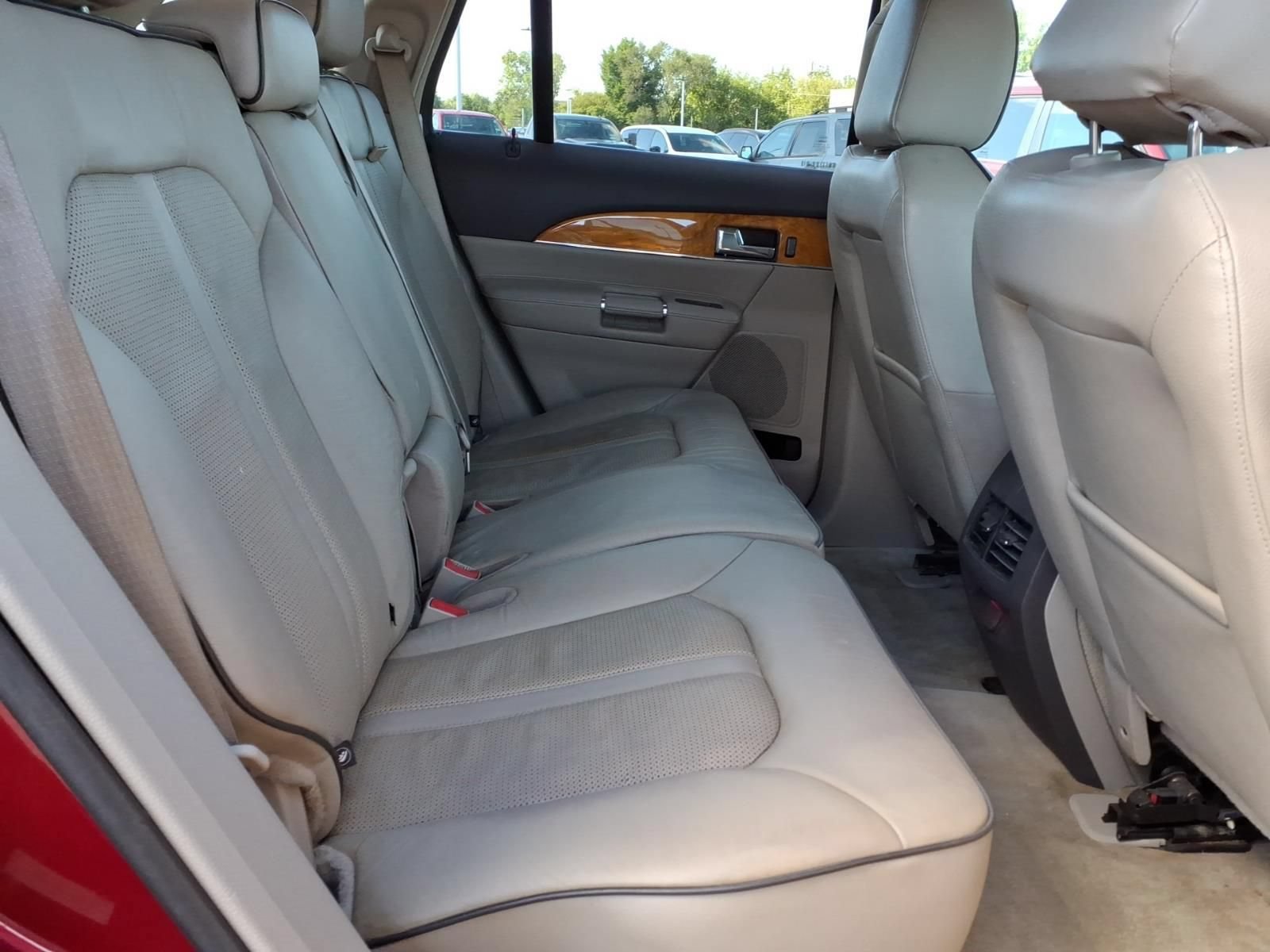 Used 2015 Lincoln MKX FWD w/ Equipment Group 101A image 12