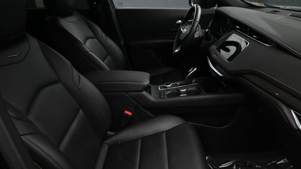 Certified 2023 Cadillac XT4 Sport FWD image 2