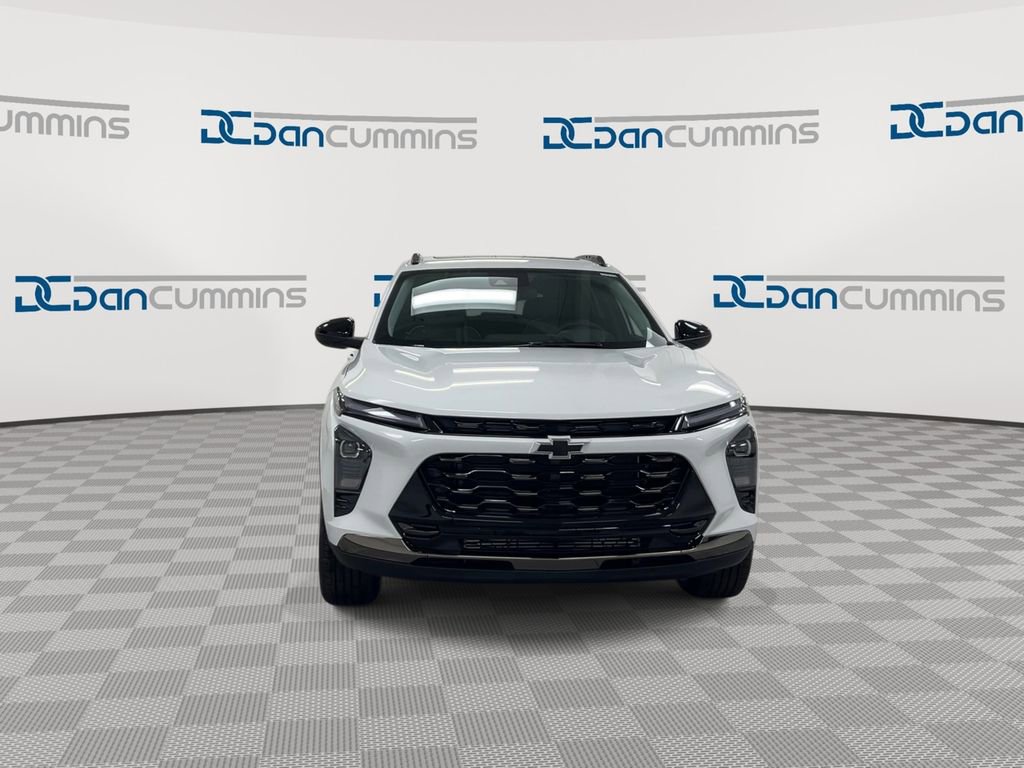 New 2026 Chevrolet Trax ACTIV w/ Sunroof Package FWD image 3