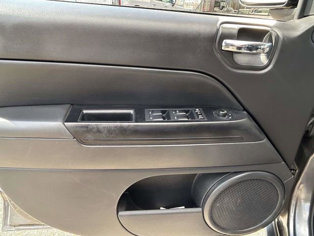 Used 2017 Jeep Compass Sport w/ Power Value Group image 13