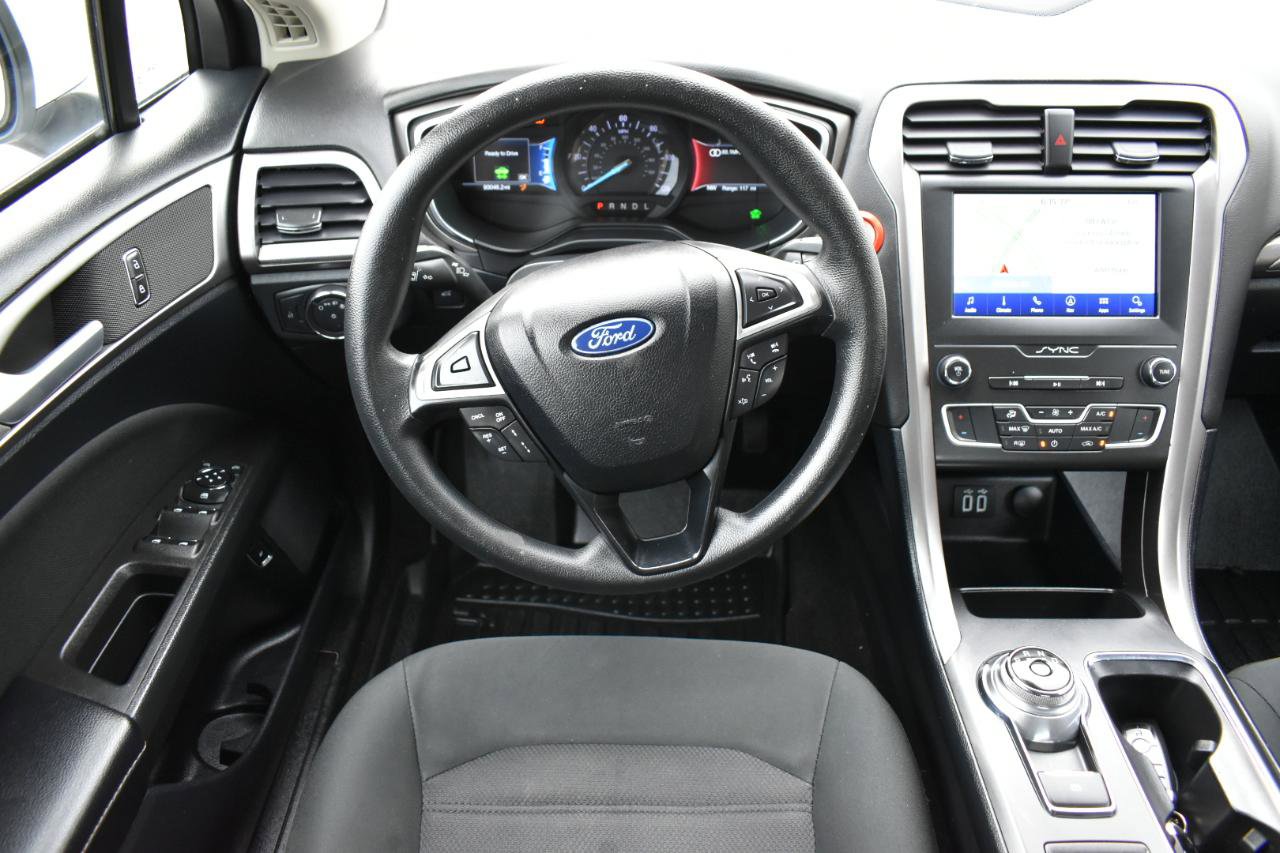 Used 2020 Ford Fusion SE FWD image 10