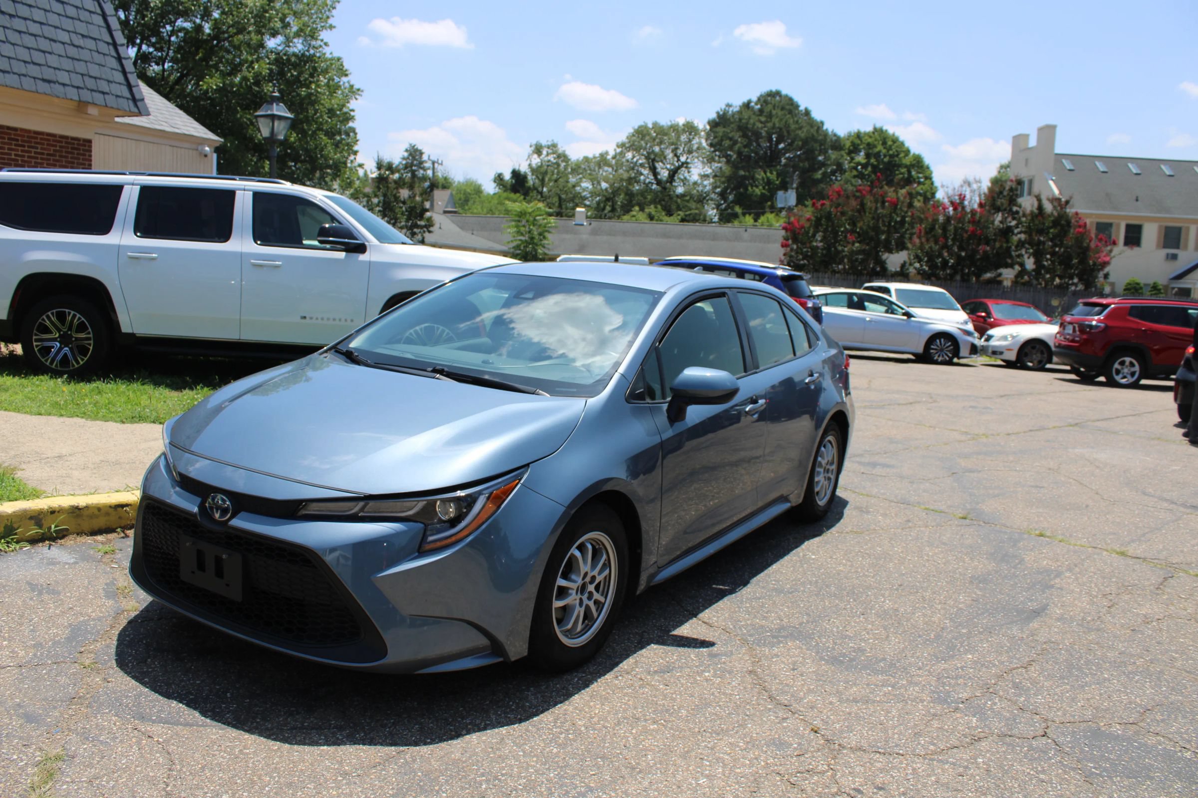 Used 2022 Toyota Corolla LE FWD image 4