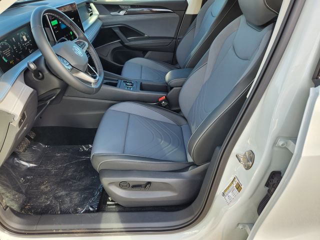 New 2026 Volkswagen Tiguan SE image 11