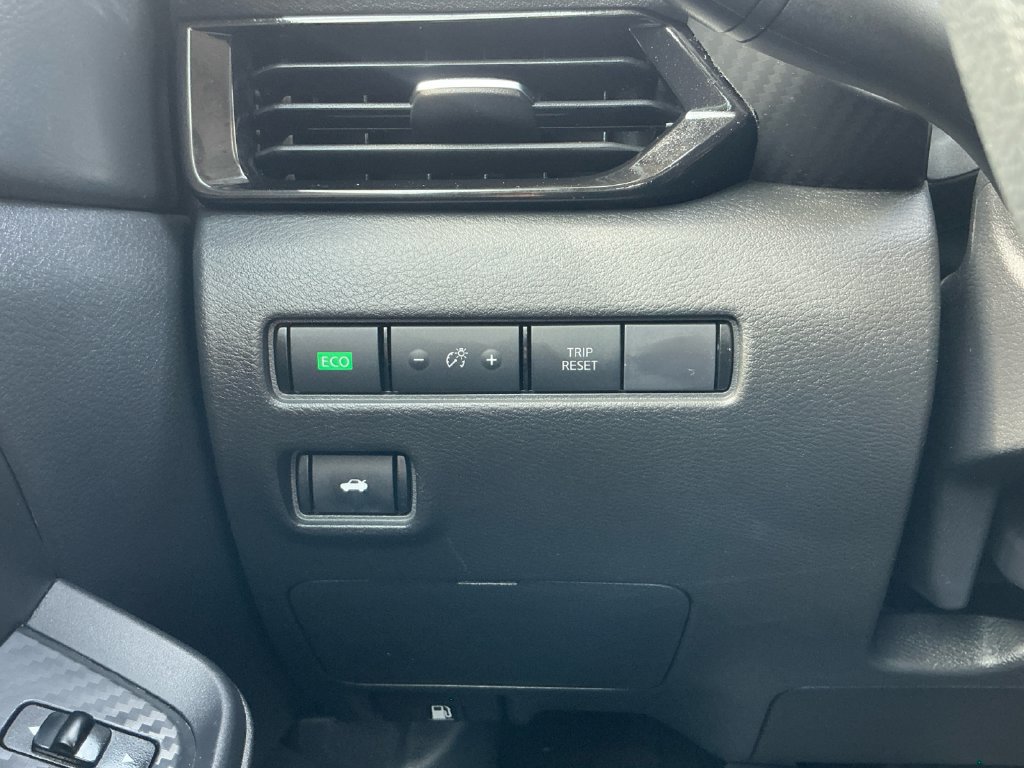 Used 2024 Nissan Sentra SV FWD image 20