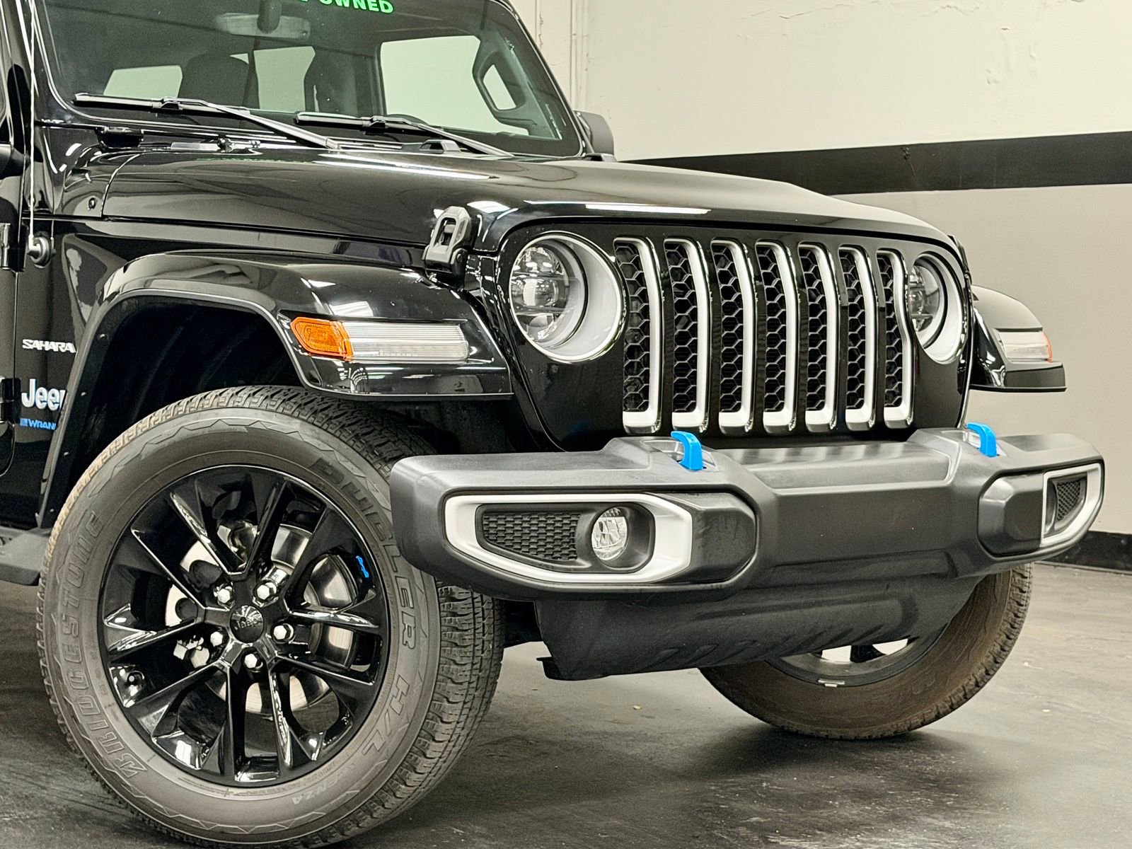 Used 2023 Jeep Wrangler Unlimited Sahara image 3