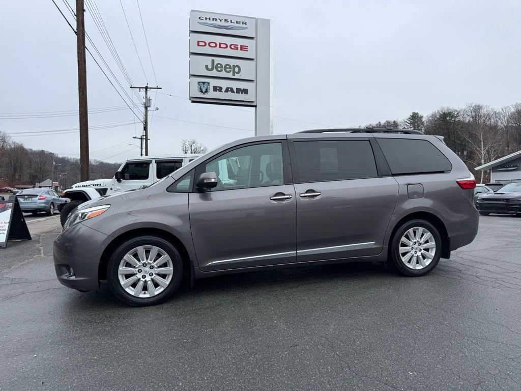 Used 2015 Toyota Sienna Limited image 3
