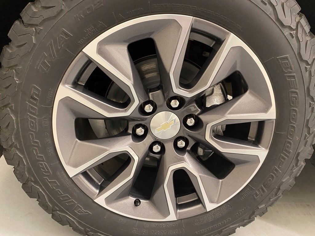 Used 2022 Chevrolet Tahoe LT w/ Luxury Package AWD/4WD image 27