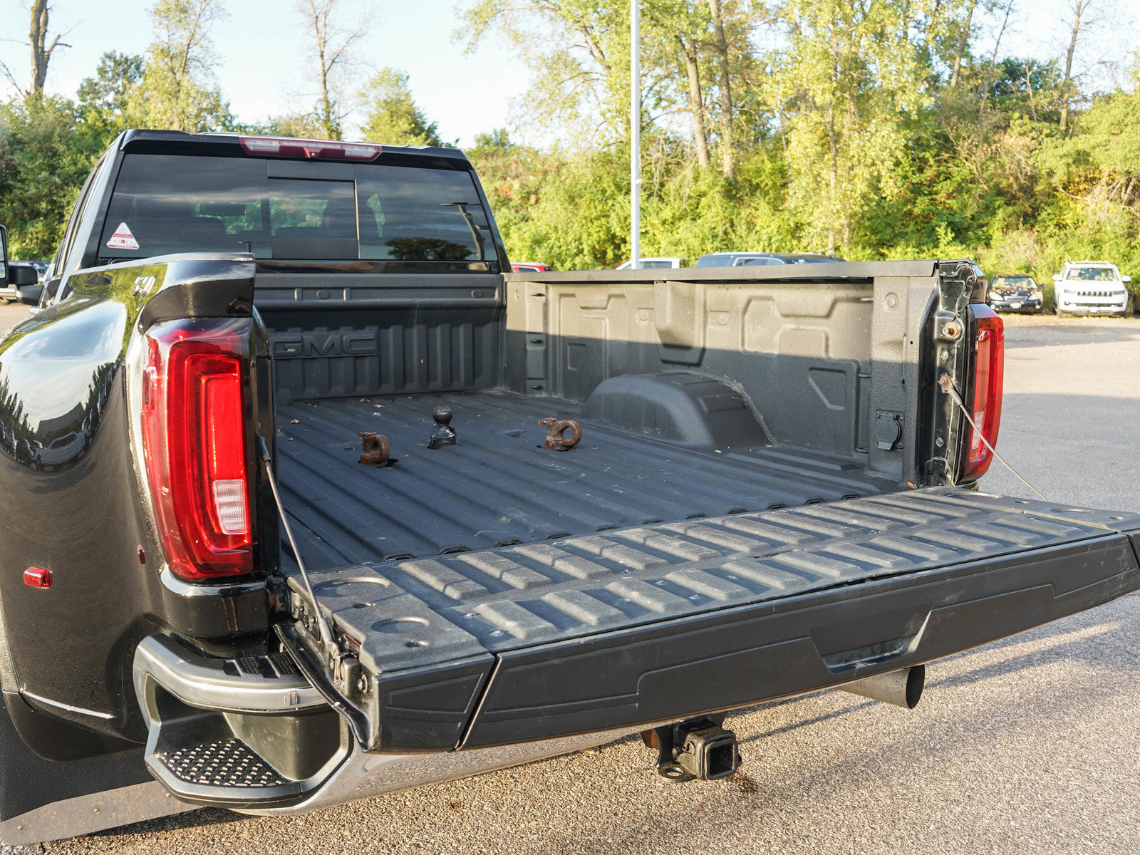 Used 2021 GMC Sierra 3500 SLT w/ SLT Convenience Package AWD/4WD image 9