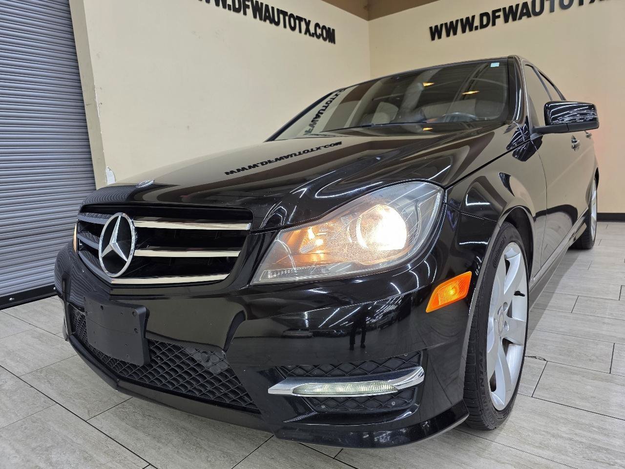 Used 2014 Mercedes-Benz C 250 Sedan w/ Multimedia Package image 2