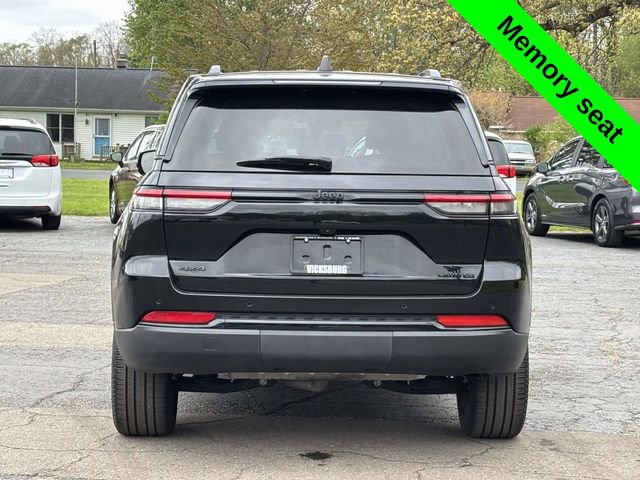 Used 2023 Jeep Grand Cherokee Limited w/ Black Appearance Package AWD/4WD image 34