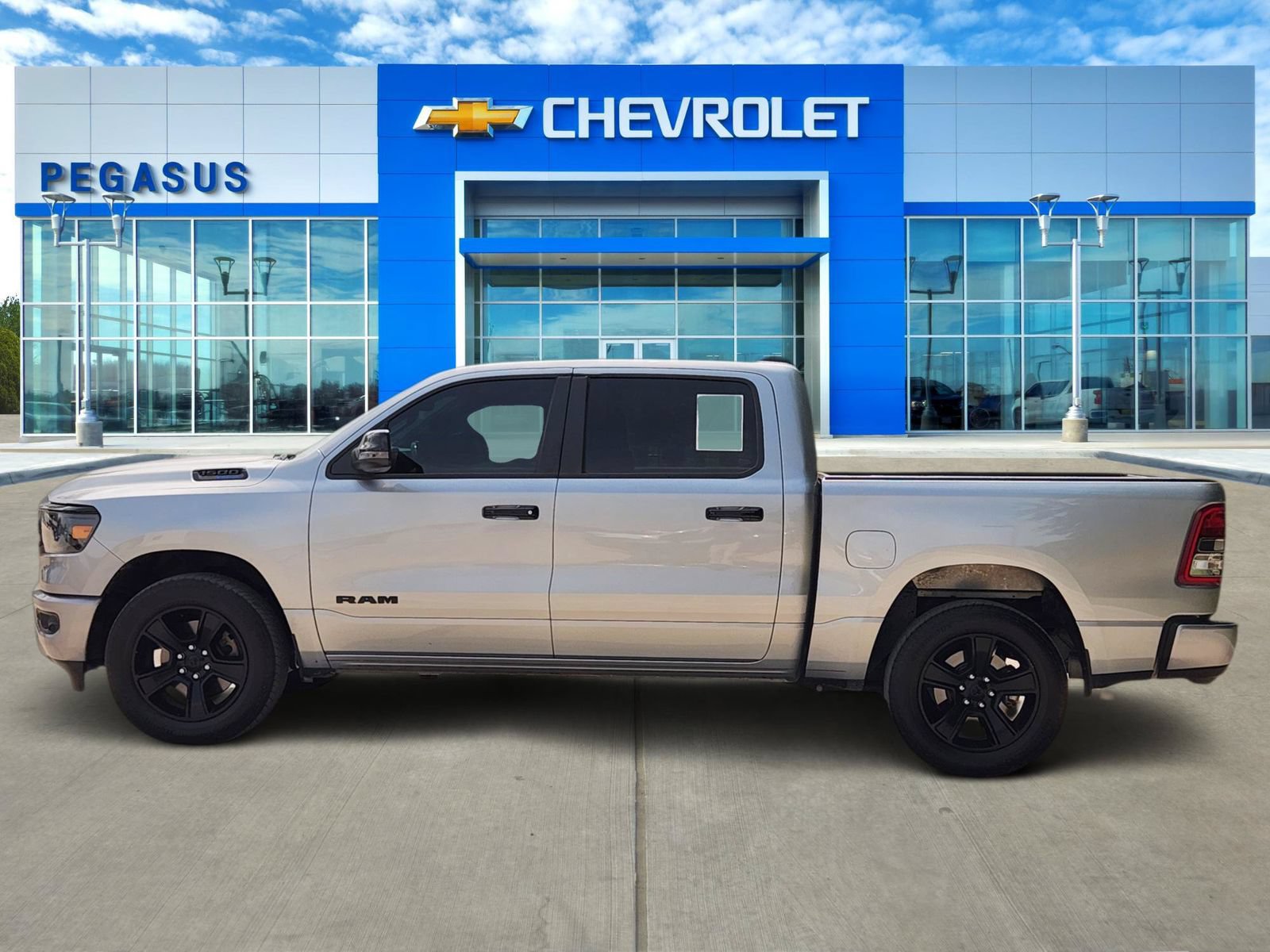 Used 2023 RAM 1500 Lone Star AWD/4WD image 3