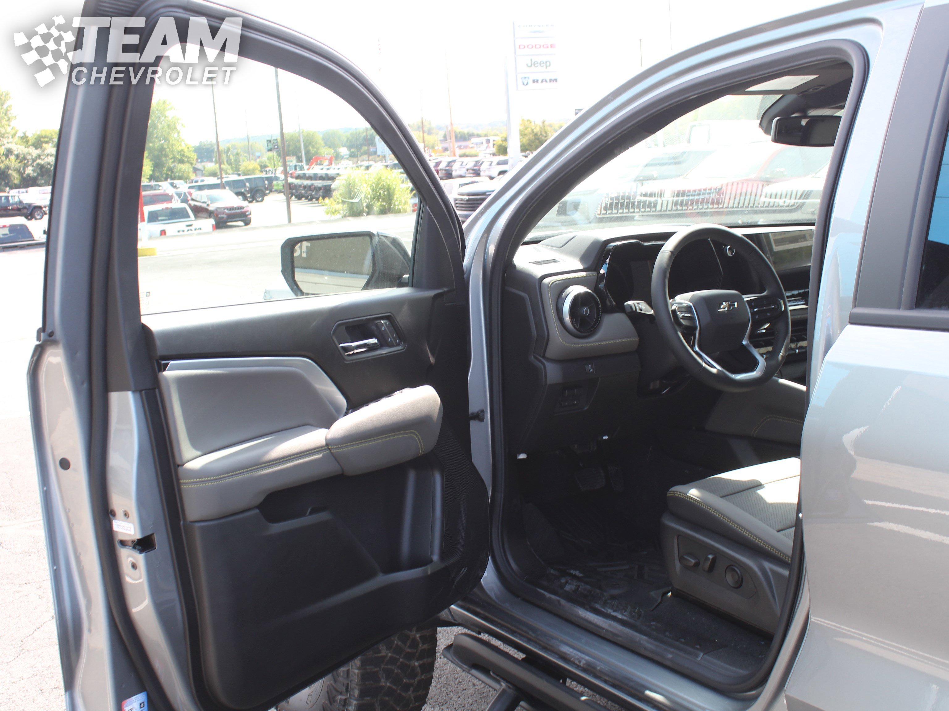New 2026 Chevrolet Colorado ZR2 w/ ZR2 Bison Edition image 10