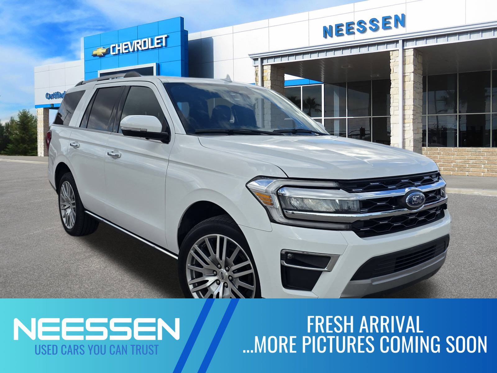 Used 2024 Ford Expedition Limited image 1