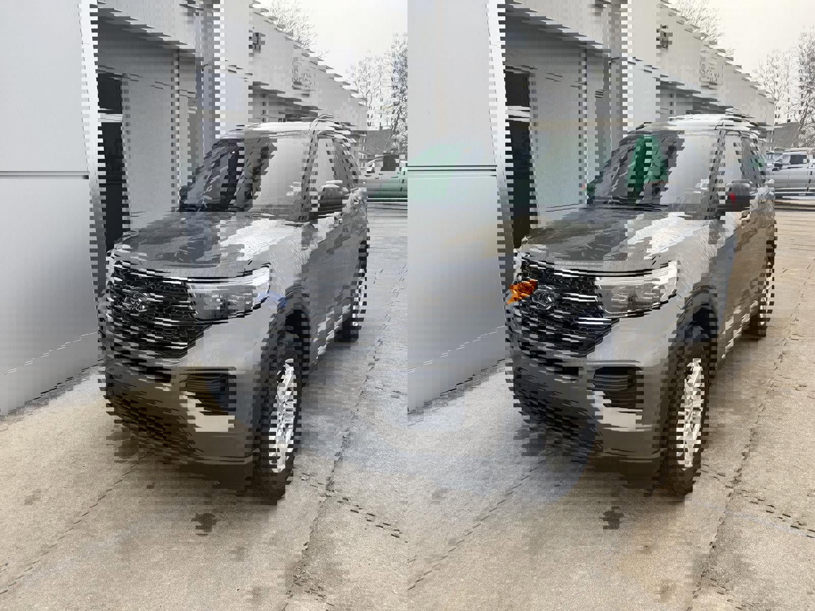 Used 2022 Ford Explorer XLT w/ Class IV Trailer Tow Package image 2