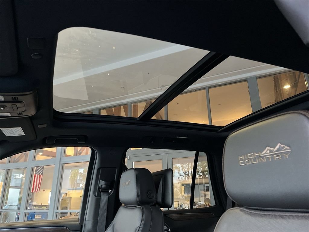 New 2024 Chevrolet Tahoe High Country w/ Advanced Technology Package AWD/4WD image 19