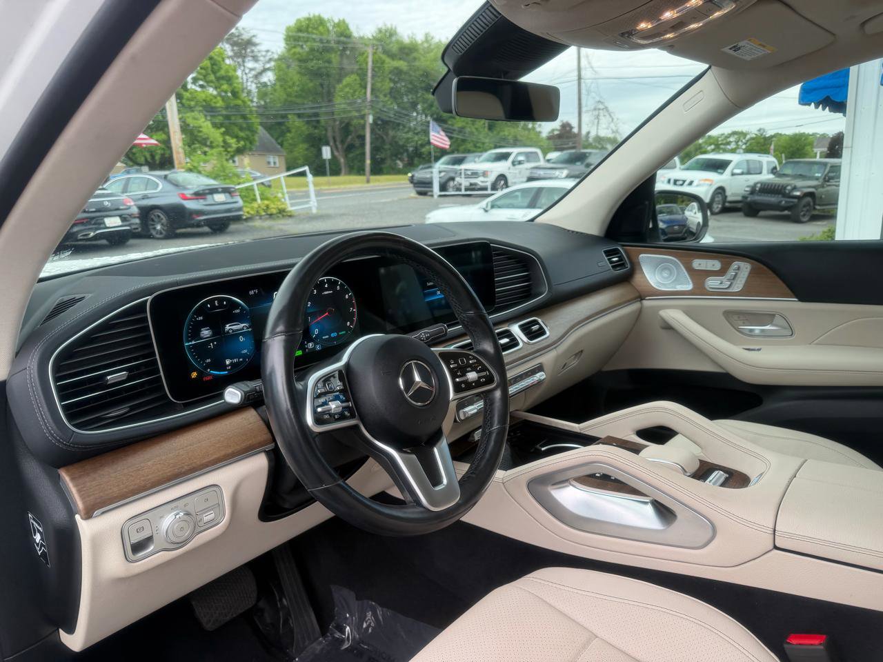 Used 2021 Mercedes-Benz GLS 450 4MATIC image 10