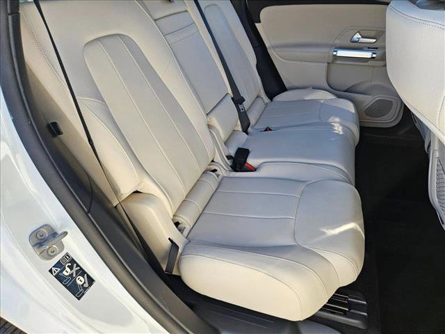 Used 2025 Mercedes-Benz GLB 250 image 18