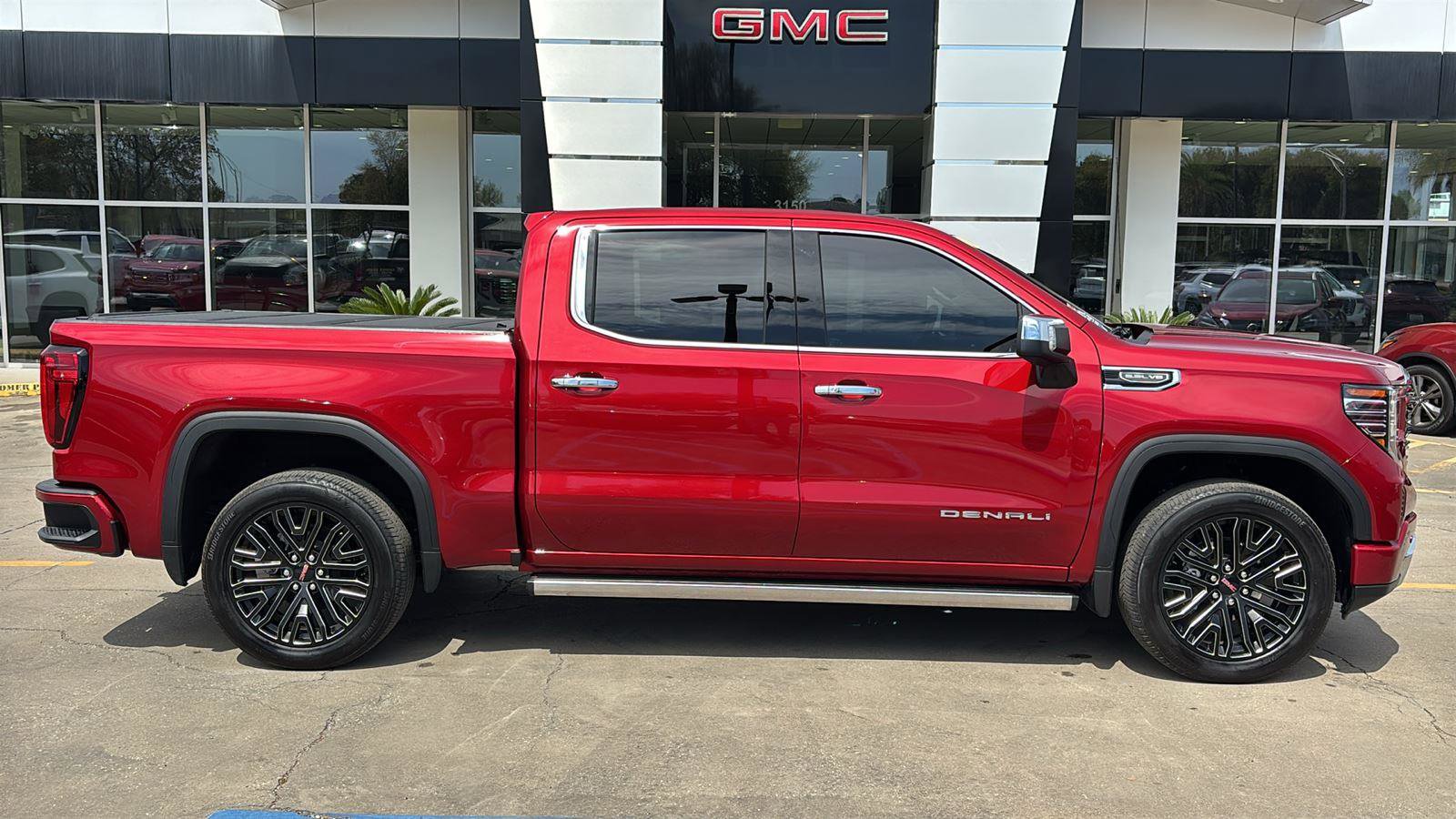 Certified 2024 GMC Sierra 1500 Denali w/ Technology Package AWD/4WD image 9