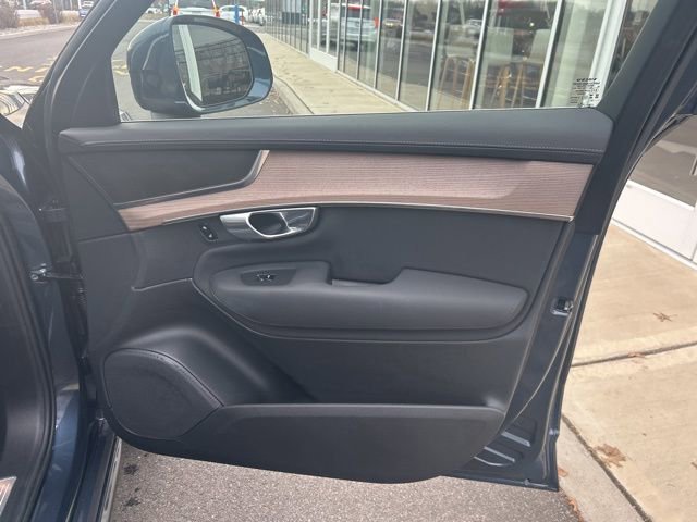 Certified 2025 Volvo XC90 B6 Plus image 14
