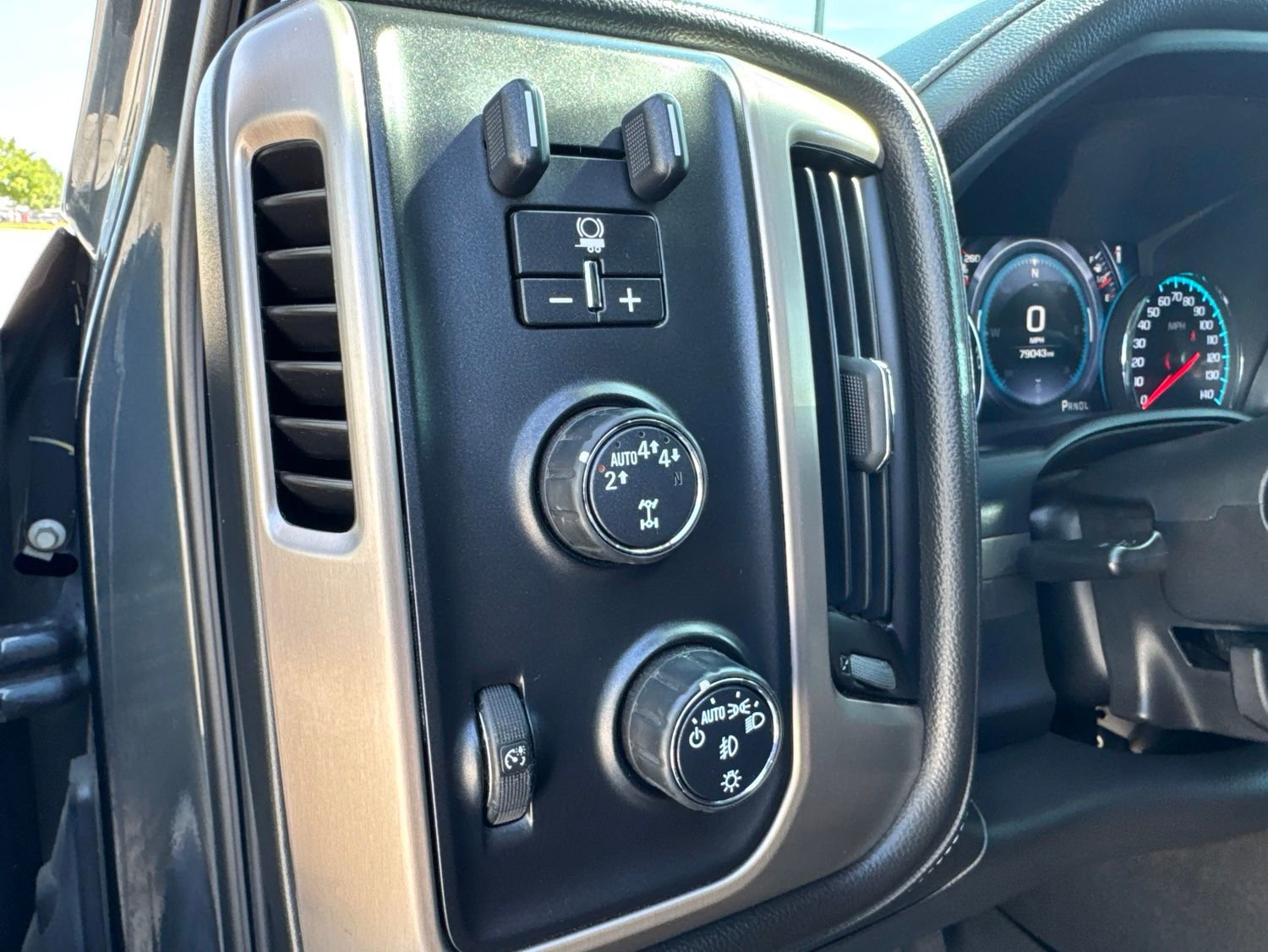 Used 2018 GMC Sierra 1500 Denali w/ Denali Ultimate Package AWD/4WD image 11