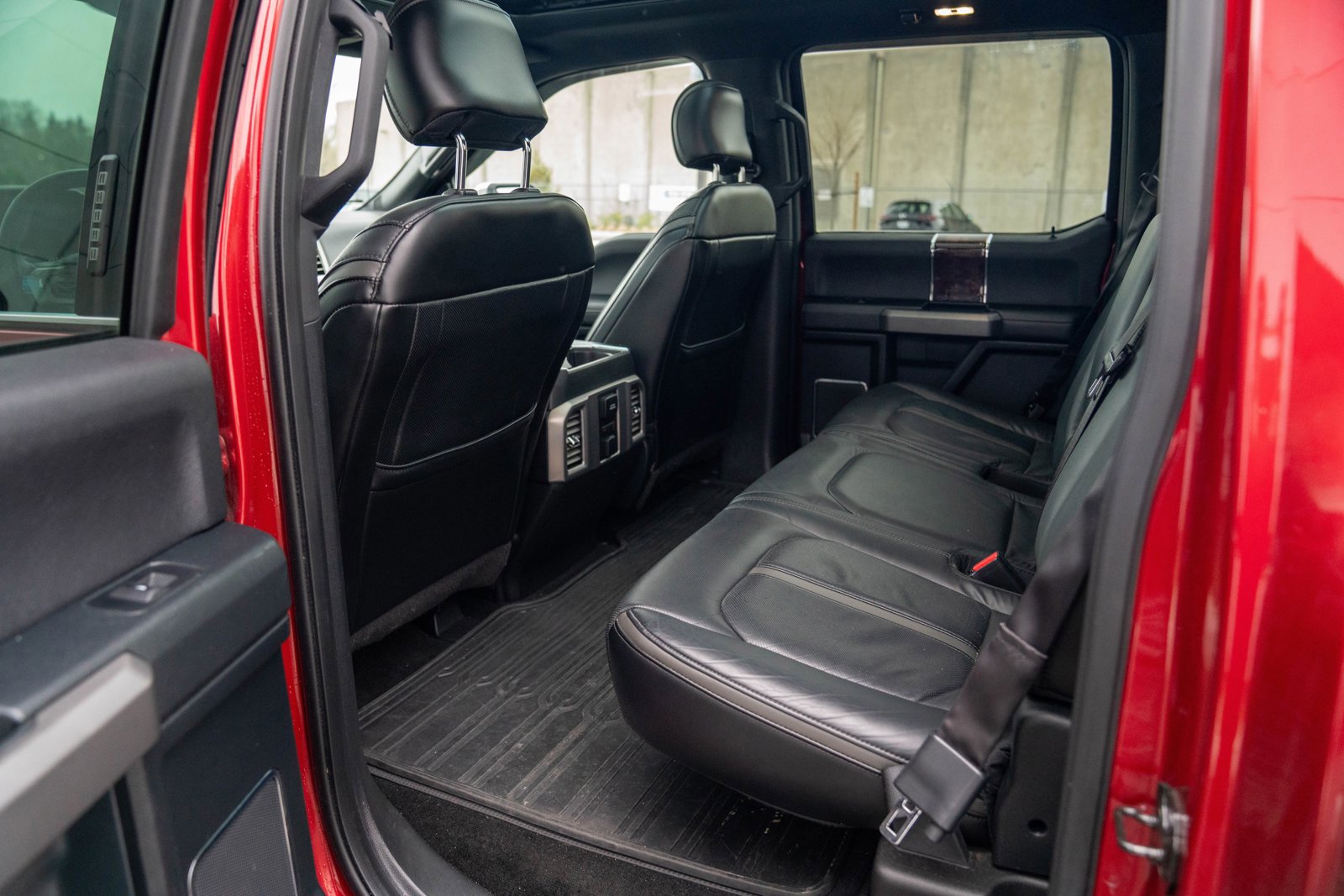 Used 2015 Ford F150 Platinum w/ Technology Package AWD/4WD image 21